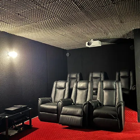 Deluxe & Private - Pool - - Cinema Вілла