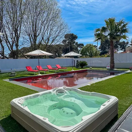 Deluxe & Private - Pool - - Cinema Villa